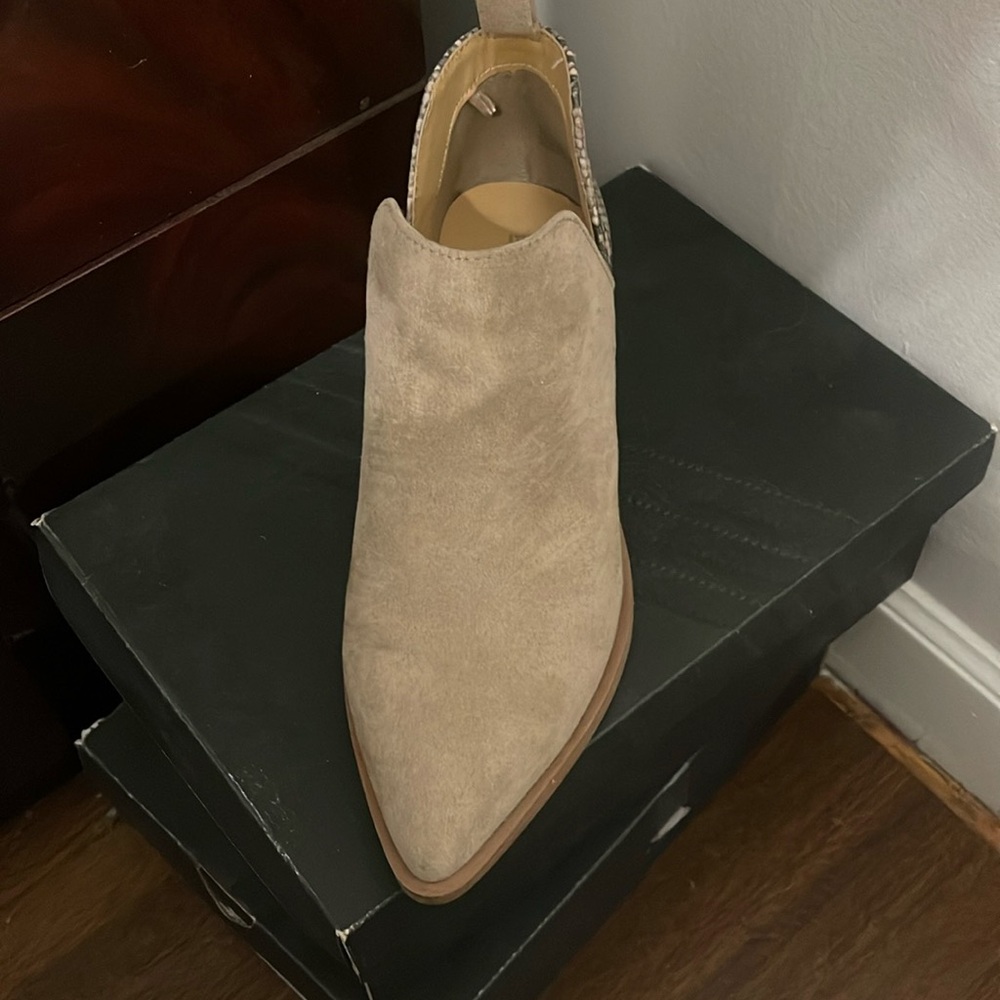Women’s tan boots